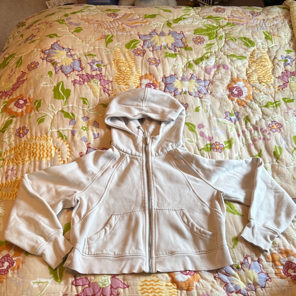 Long-Sleeve Cream Full-Zip Cropped Scuba Hoodie